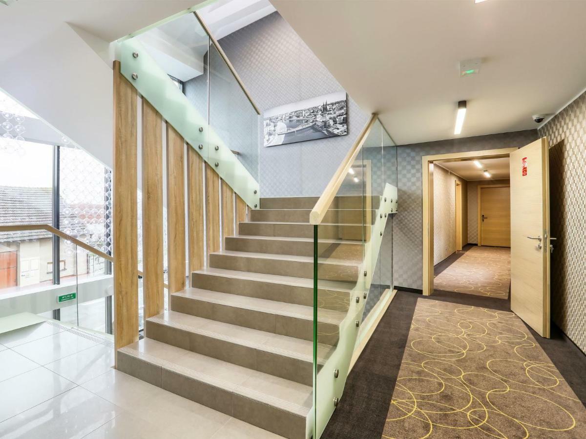 Hotel Antek Zlinice ภายนอก รูปภาพ