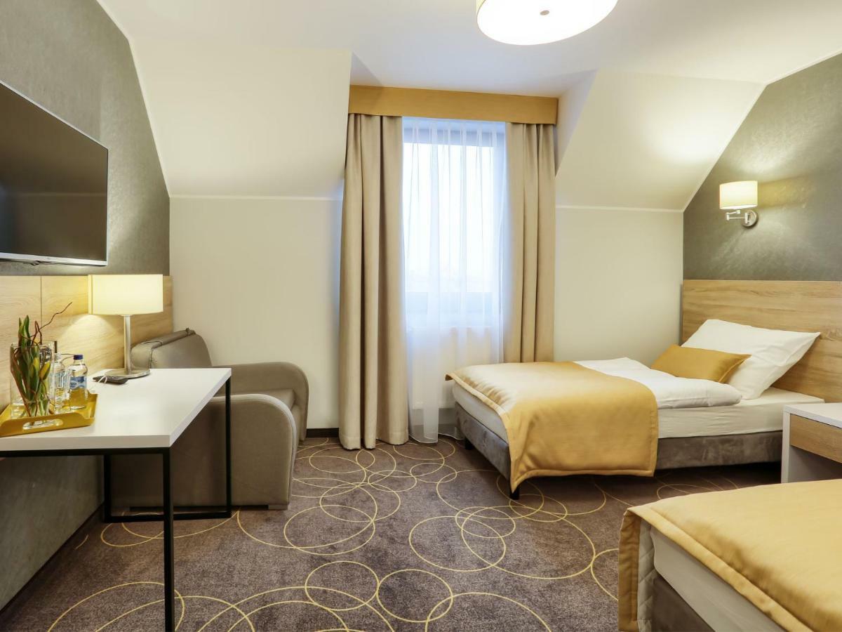 Hotel Antek Zlinice ภายนอก รูปภาพ