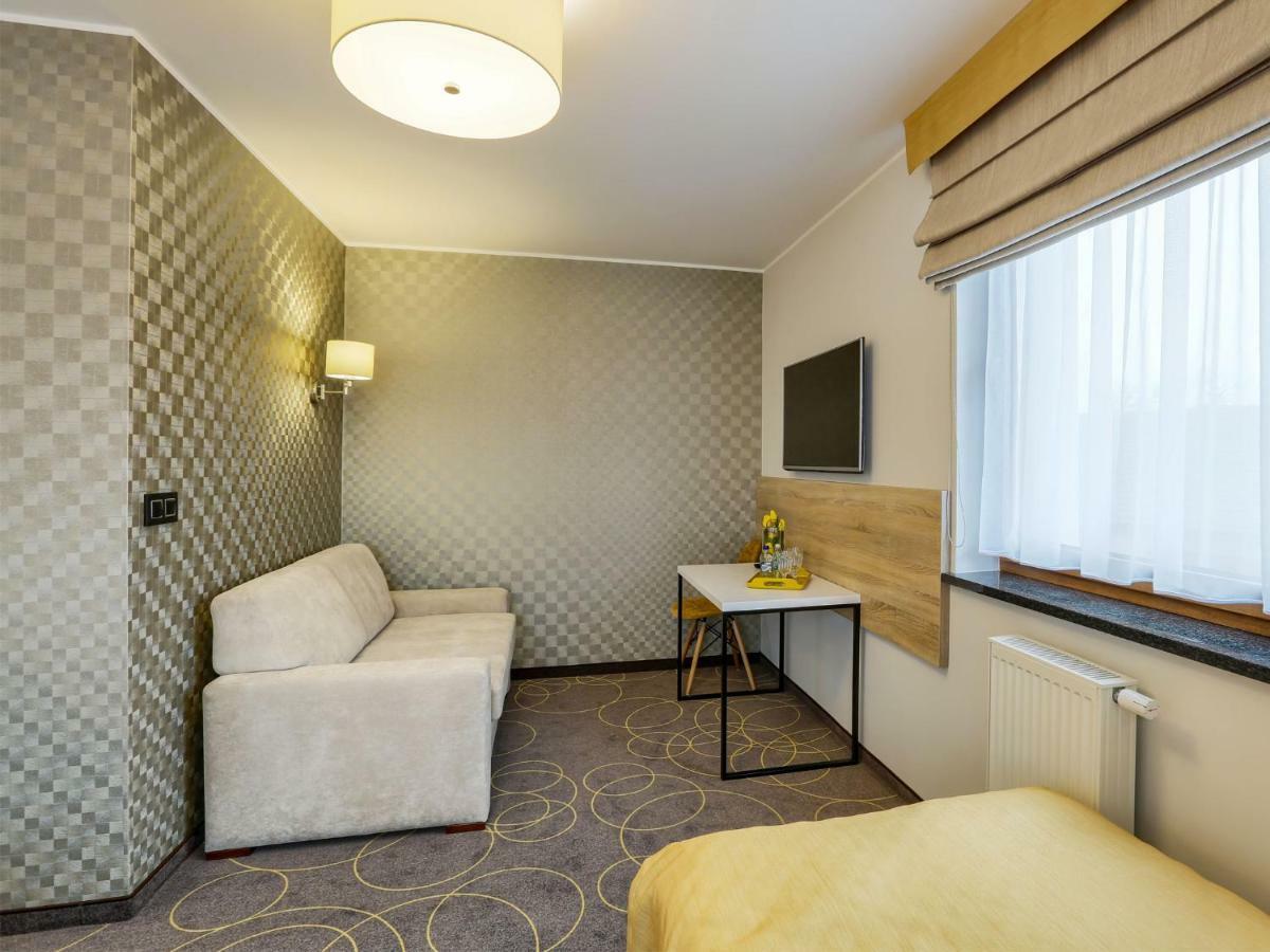 Hotel Antek Zlinice ภายนอก รูปภาพ